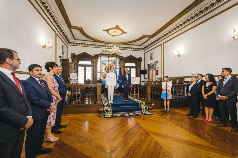 Leonor recibe «con mucho orgullo» el título de hija adoptiva de Marín, su «casa» durante meses