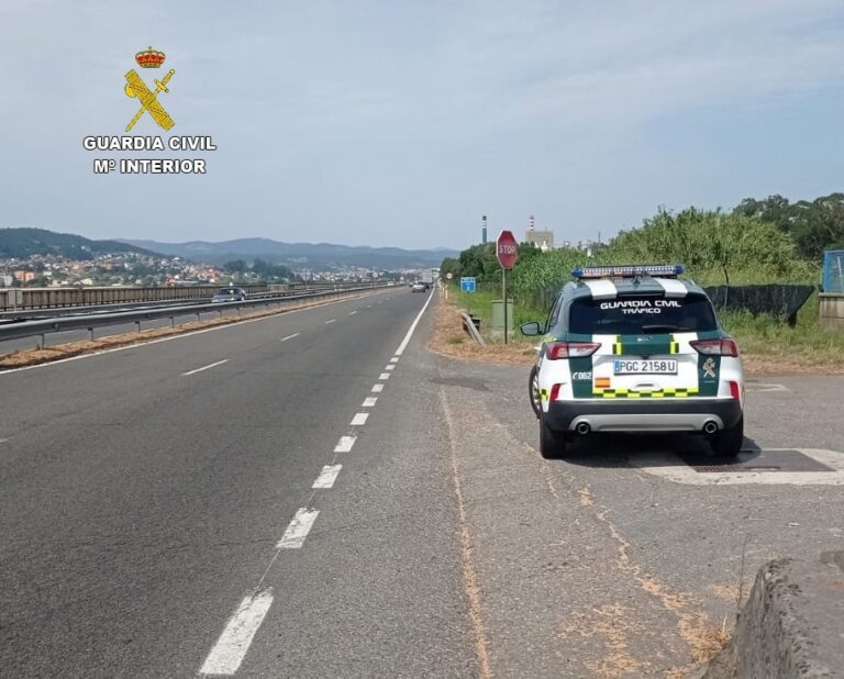 Denunciado un vecino de Caldas (Pontevedra) por conducir un coche de alta gama a 191 km/h en un tramo de 70