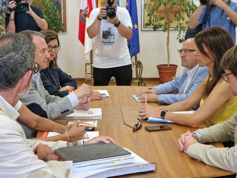 Caballero y Allegue celebran la «fructífera» reunión de Infraestructuras con «consensos» sobre Elduayen y Beiramar