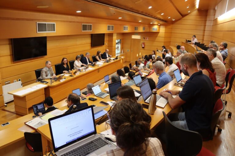 La Universidade da Coruña da un nuevo paso por unanimidad para implantar Medicina para el curso 2027/28