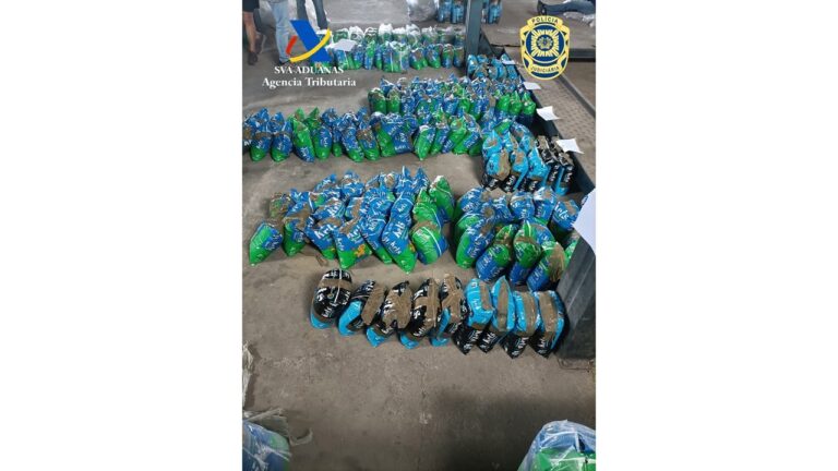 Detenidas dos personas en Portugal por introducir por el puerto de Vigo 400 kilos de cocaína mezclada con arena de gato