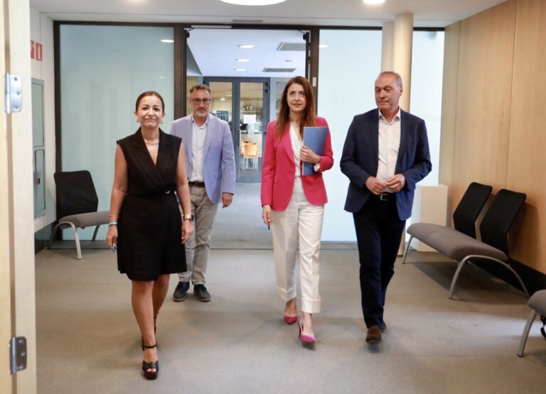 La Xunta quiere hacer «frente común» con el sector primario ante de las nuevas políticas europeas para el rural y el mar