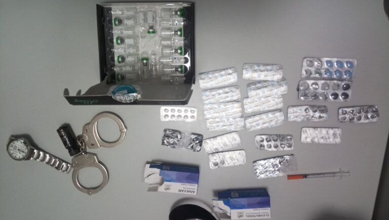 Detenido en Vigo un hombre que transportaba más de 100 pastillas de anabolizantes y viagra en su coche