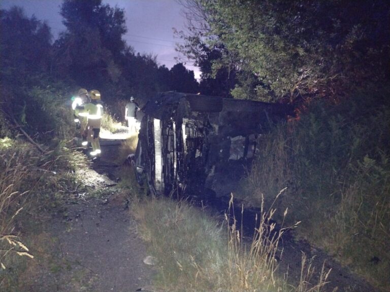 Heridas tres personas en una salida de vía en Rois (A Coruña)