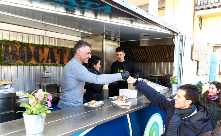 Nuevo decreto para el control de ‘food trucks’: censo, inspecciones periódicas y sanciones de hasta 600.000 euros
