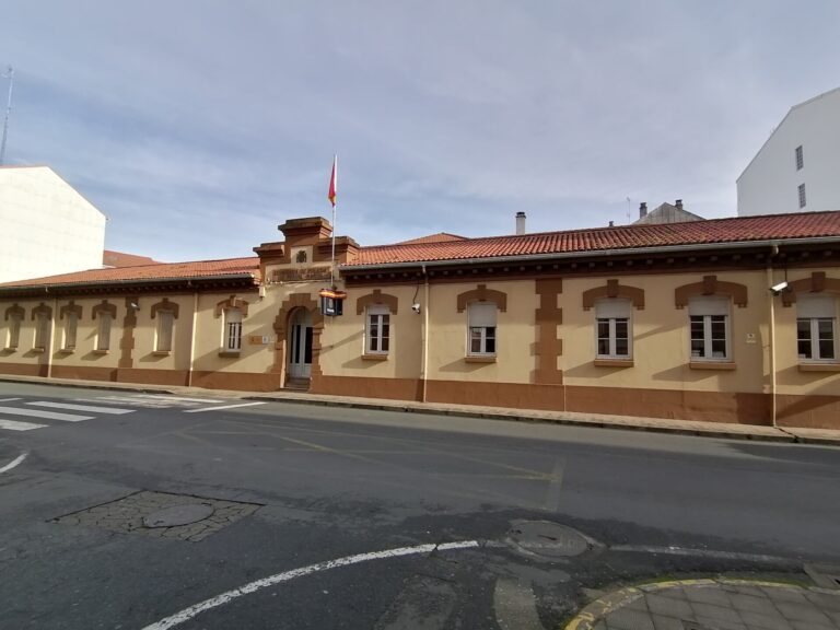 Dos detenidos en Ferrol por intentar huir de la policía, tras participar en una pelea en un pub