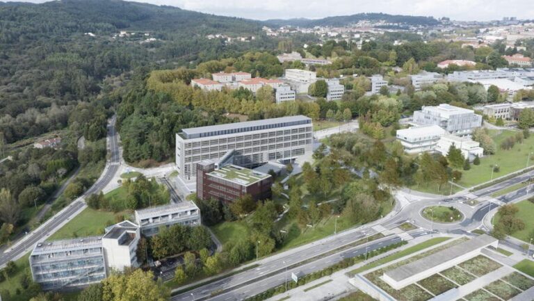 Adjudicada a la empresa OHLA la construcción del futuro edificio de Farmacia de la USC, que costará 23,43 millones