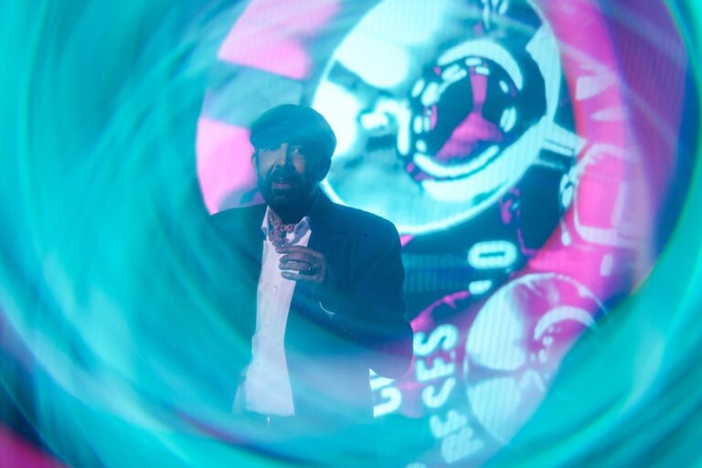 Suspendido el concierto de Juan Luis Guerra en Sanxenxo tras haber empezado por la «intensidad» de la lluvia