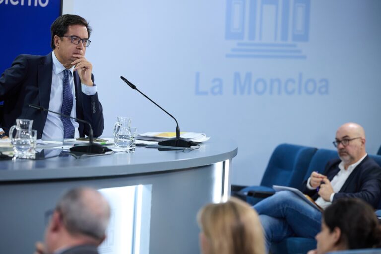 López entiende que las CCAA «lloren», pero lamenta que «no den las gracias» por subirles un 47% la financiación