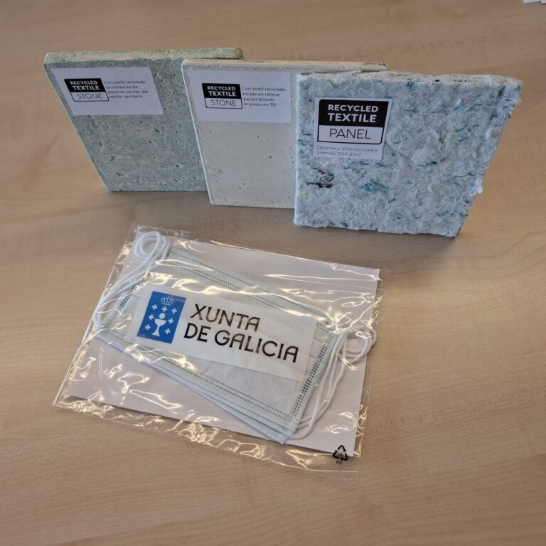 El Sergas presenta al sector téxtil un proyecto para reciclar batas, mascarillas y sábanas en hospitales