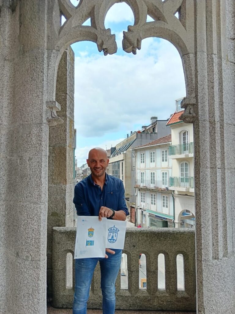 O Porriño (Pontevedra) inicia el proceso para aprobar su escudo y bandera oficial