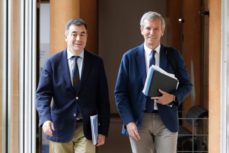 Consello.- El plan para reducir burocracia en centros educativos pretende ahorrar 120.000 horas por curso al profesorado