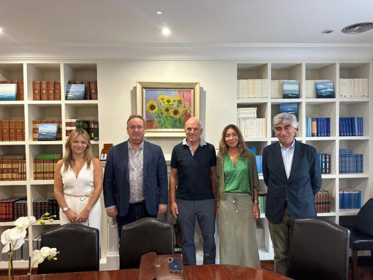 La Fundación Aisge formaliza la compra de la Sala Yago, en Santiago, para convertirla en un nuevo espacio cultural