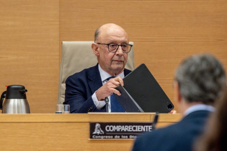 Montero exige explicaciones a Feijóo de «por qué pagó la Xunta» al despacho fundado por Montoro