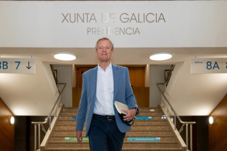 Rueda reivindica por el Día de Galicia el deber de «blindarla» frente a la «degradación» que ve «en otros territorios»