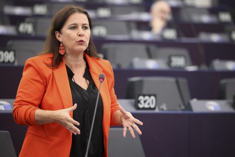 La eurodiputada Ana Miranda (BNG) carga contra el presupuesto «militarista» que «ataca a las cosas de comer» en Galicia