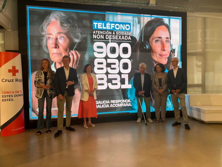 La Xunta y Cruz Roja ponen en marcha un teléfono para atender casos de soledad no deseada