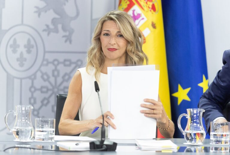 Díaz avanza que convocará a la Comisión de Expertos para volver a revalorizar el SMI tras el verano