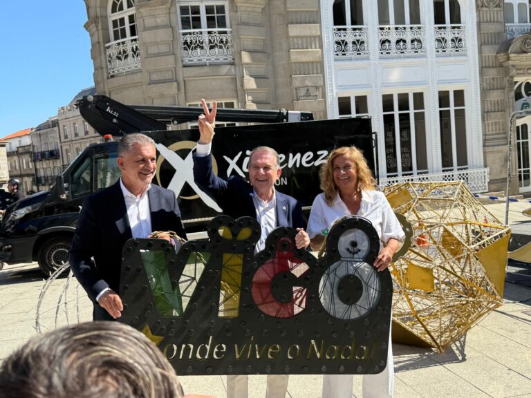 Vigo inicia la instalación de su alumbrado de Navidad, que contará con casi 12 millones de luces led en 460 calles