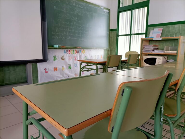 La Xunta suprime un programa de apoyo educativo por falta de fondos europeos, pero alega que «solicitó» su continuidad