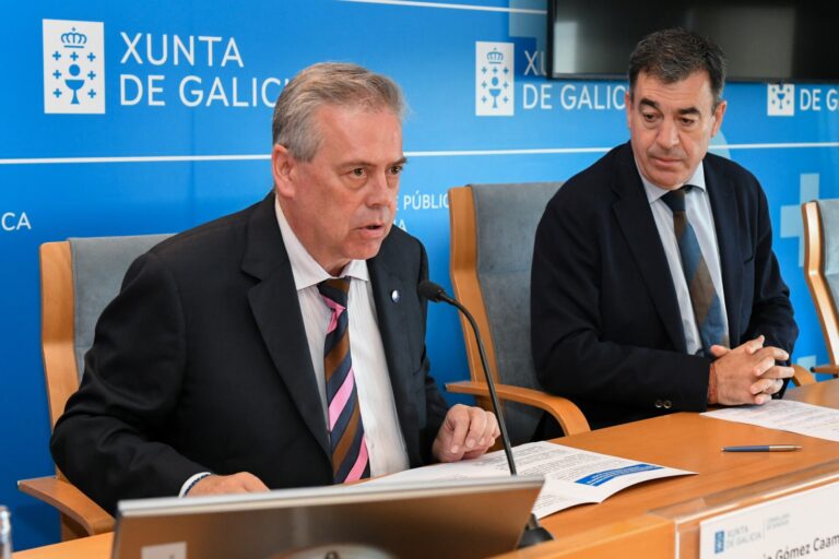 La posibilidad de cursar los tres últimos cursos de Medicina enteramente en A Coruña y Vigo llega al grupo de trabajo