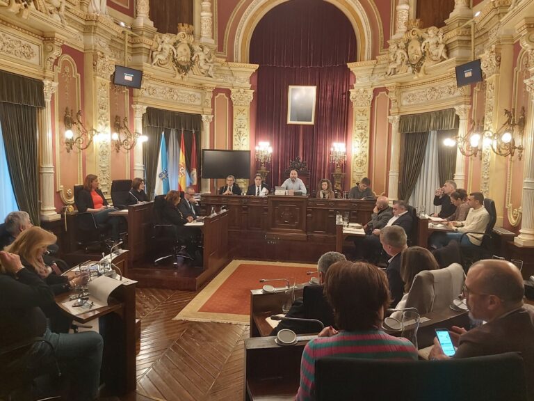 El Ayuntamiento de Ourense manifiesta en el pleno su «total apoyo» a la Plataforma en Defensa do Tren de A Gudiña