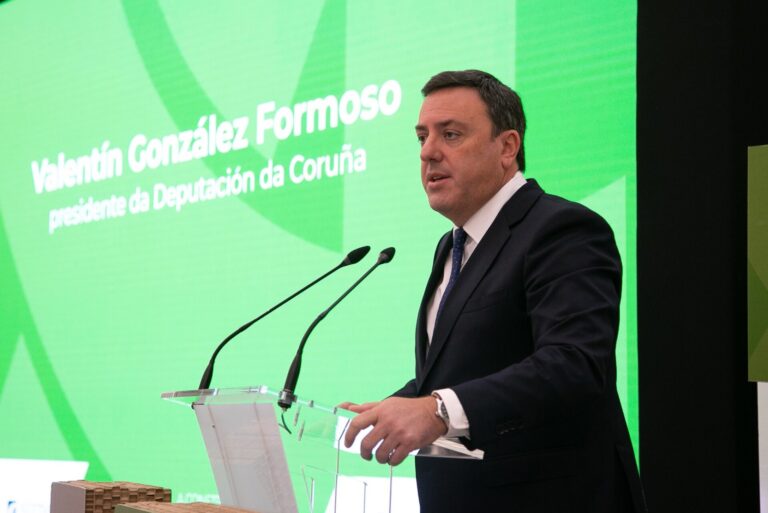 El presidente de la Diputación de A Coruña celebra la «histórica» sentencia del TJUE que «desbloquea» el sector eólico