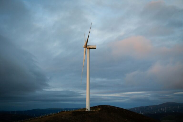 El PSdeG avisa que el fallo del TJUE «no desbloquea» eólicos paralizados por motivos medioambientales y culpa a la Xunta
