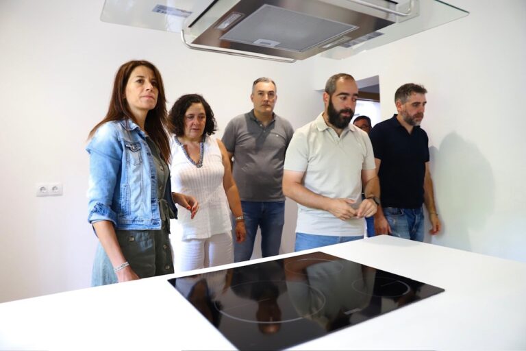 La Xunta contribuye a rehabilitar 8 viviendas de titularidad municipal en Rianxo para alquiler accesible