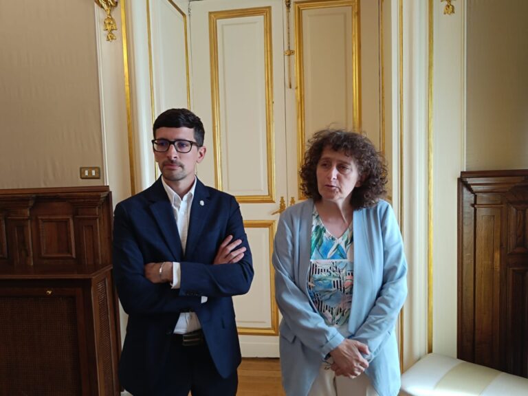 Padrón estudiará el modelo de Santiago para «garantizar la convivencia entre turismo y habitabilidad» en el municipio