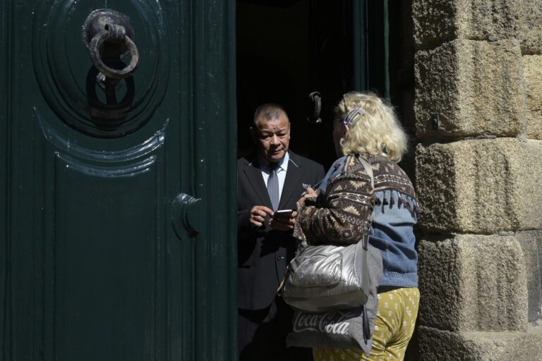 La apertura de la Casa Cornide al público: quejas por las reservas para un inmueble «vacío»