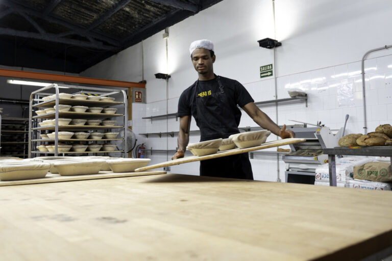 Más de 130 empresas fomentan el empleo inclusivo en A Coruña con el programa Incorpora de la Fundación La Caixa