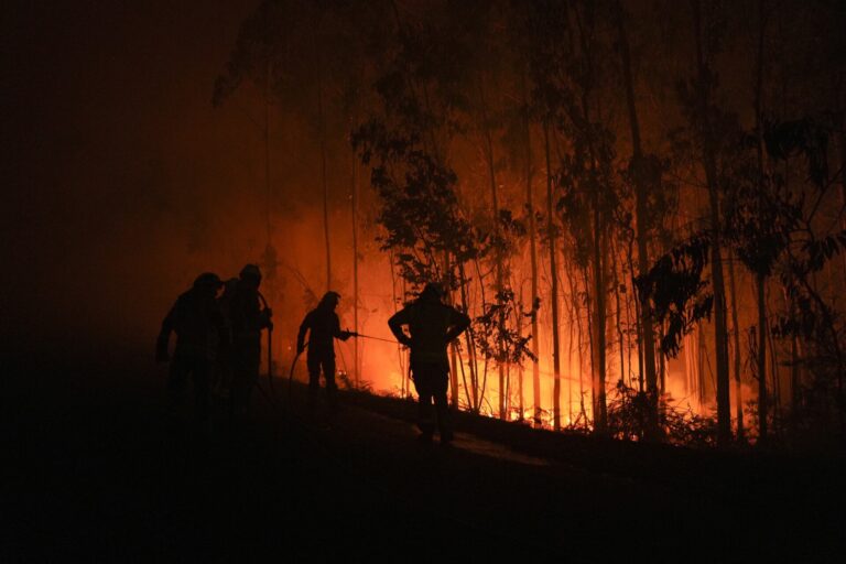 Rural.- Extinguido uno de los tres incendios de Ponteceso (A Coruña), que alcanzaron las 515 hectáreas calcinadas