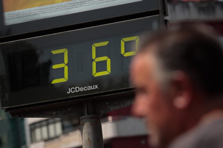 La Xunta mantiene el nivel rojo por calor en Valdeorras (Ourense)