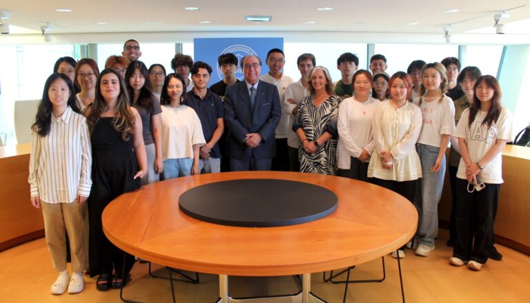 Estudiantes de China en la Universidad Intercontinenal de la Empresa amplían su formación en A Coruña