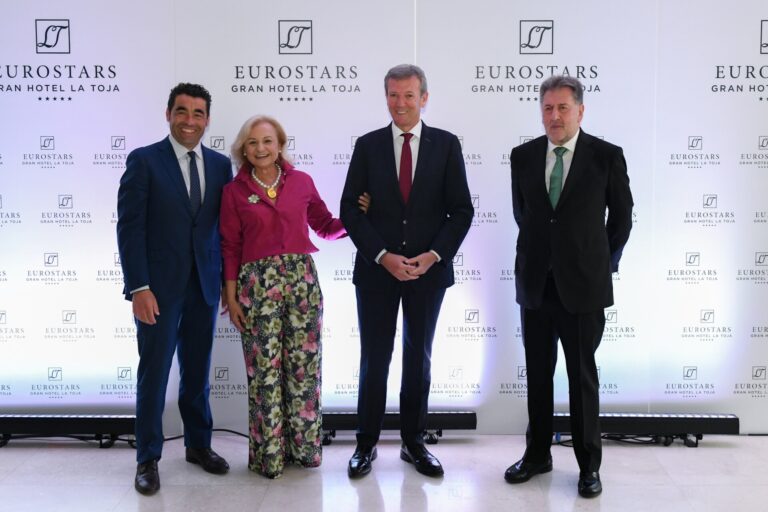 Rueda muestra en A Toxa su compromiso con poner Galicia «a la vanguardia» de los tratamientos oncológicos
