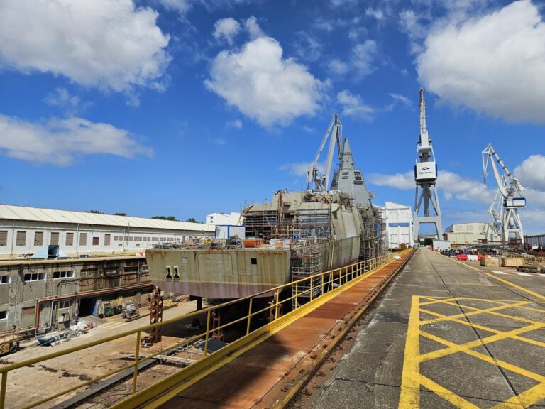 Navantia Ferrol completa el ensamblaje del último bloque de la fragata F-111 ‘Bonifaz’