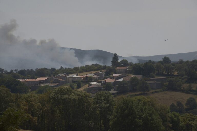 Activado el nivel 2 de emergencia en la provincia de Ourense por la «anómala» ola de incendios simultáneos