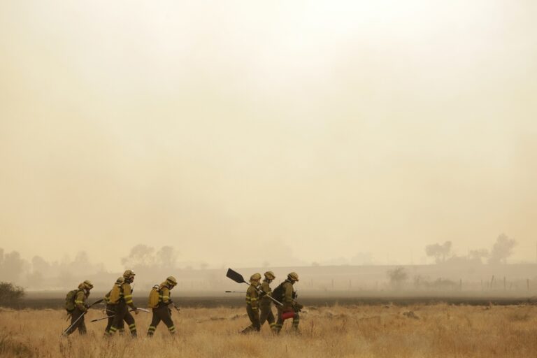 Aemet avisa de que el peligro de incendios seguirá este jueves en niveles muy altos en casi toda la península
