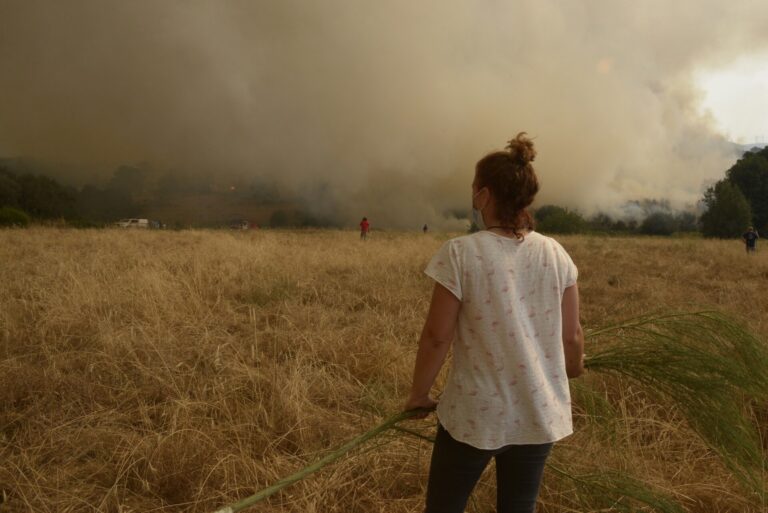 Rural.- Los fuegos de Ourense mantienen una mala calidad de aire y sus efectos, humo y ceniza, llegan a otras provincias