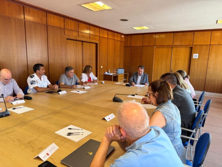 Vigo sigue con «vigilancia máxima» en sus montes y envía otro retén de apoyo a zonas afectadas por incendios