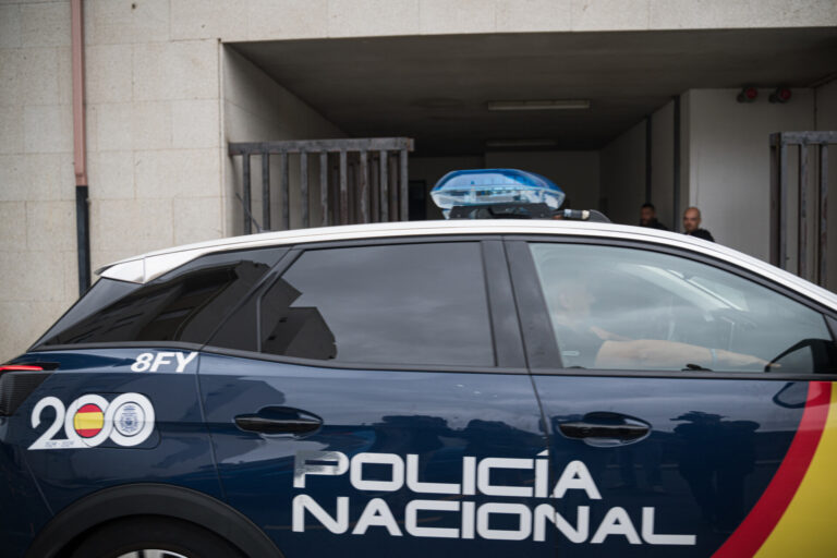 Dos detenidos en Ourense como presuntos autores de robos en una carnicería y una máquina expendedora