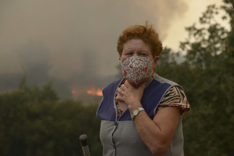 Rural.- Los incendios también borran la memoria: el Colexio de Psicoloxía alerta sobre sus impactos en la salud mental