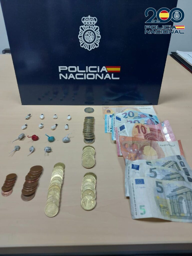 Detenido un hombre en Vilagarcía de Arousa (Pontevedra) por venta al menudeo de sustancias estupefaciente