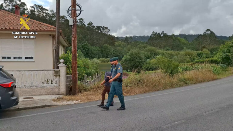 Rural.- Detenida una vecina de Carballo (A Coruña) acusada de provocar 11 incendios forestales