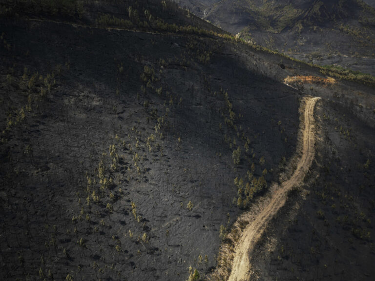 Rural.- Estabilizado el incendio de Larouco (Ourense), el mayor de la historia de Galicia con 30.000 hectáreas