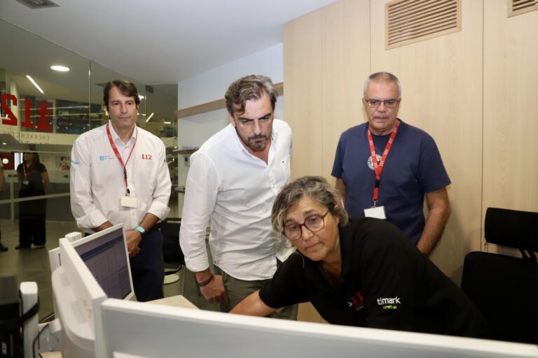 La Xunta refuerza el 012 para atender consultas relacionadas con las ayudas para afectados por los incendios