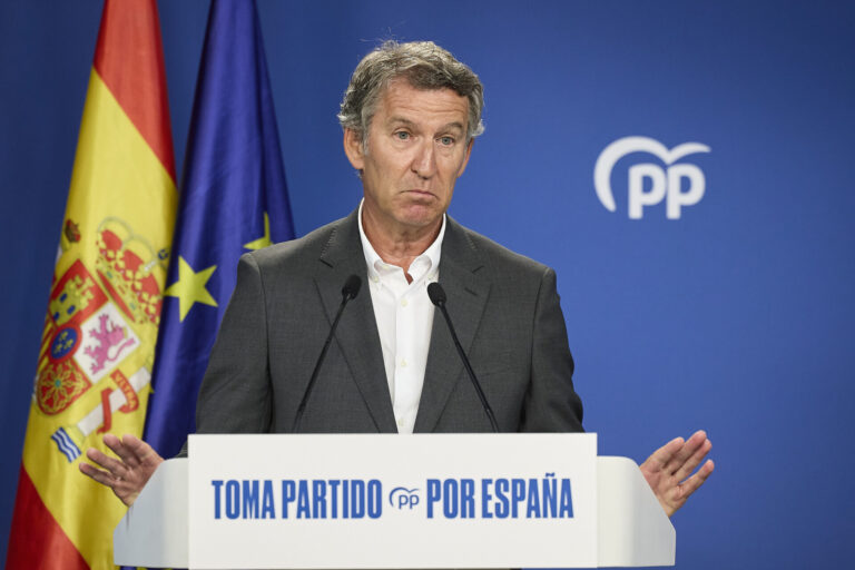 Feijóo acusa a Robles de «intentar evitar sus responsabilidades» en los incendios y cree que actuó de forma «tardía»