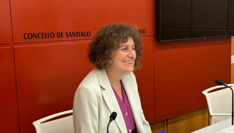 La alcaldesa de Santiago manifiesta «intención de llegar a un acuerdo» con la Xunta sobre la zona de vivienda tensionada
