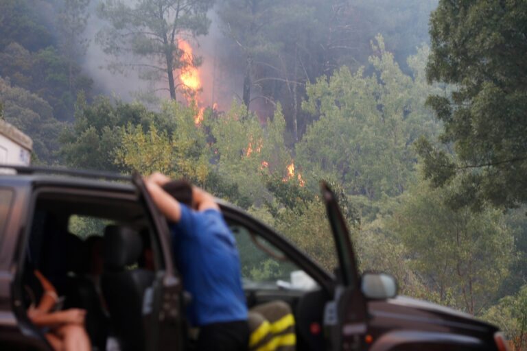 Rural.- Repuntan los incendios activos en Galicia: tres focos que queman casi 5.000 hectáreas